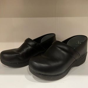 SOLD   Danskos size 38 (7.5-8)